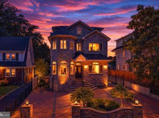 69 Summit Rd, Elizabeth, NJ 07208