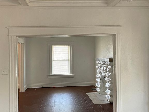 4th image of 2617 E 27th St