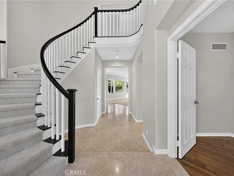 6 Westchester Ct — Photo 10