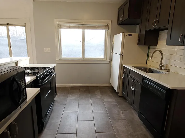 351 Edgewood Pl #2 — Photo 12