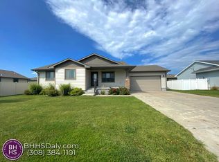 402 Cherokee Ave S, Grand Island, NE 68803