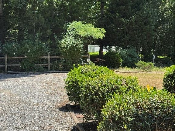 2nd image of 406 Bunker Cir