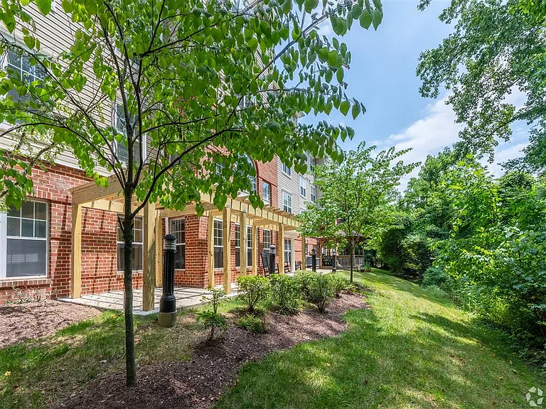 601 E Randolph Rd — Photo 4