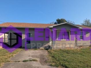 723 E College St, Bolivar, MO 65613