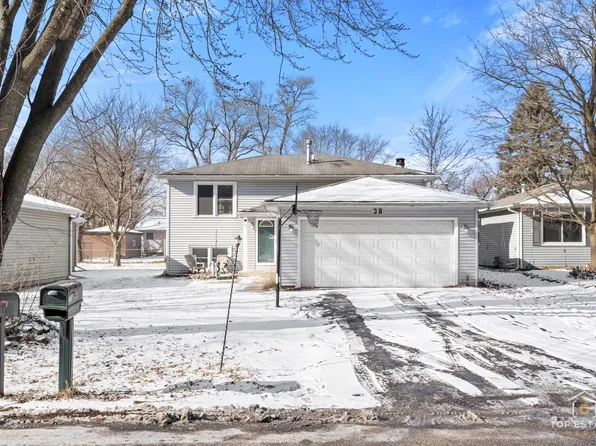 38 Clover Dr, Crystal Lake, IL 60014