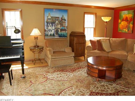 5th image of 22 Lake Forest Dr