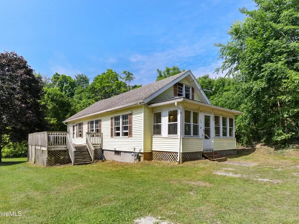 175 Lakeway Dr, Pittsfield, MA 01201