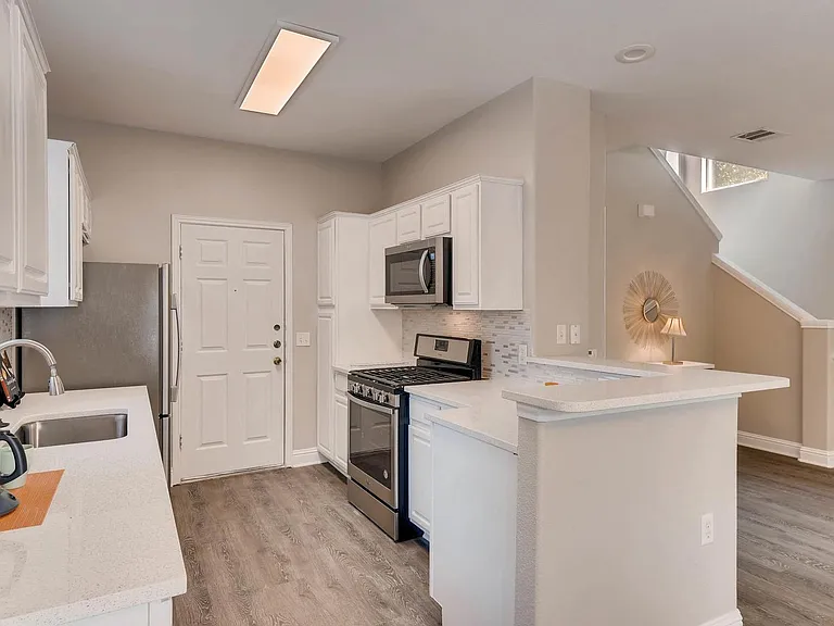 1116 Estes Ave #A — Photo 1