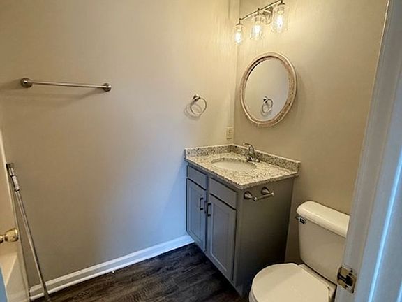 4th image of 1301 Sun Way APT A