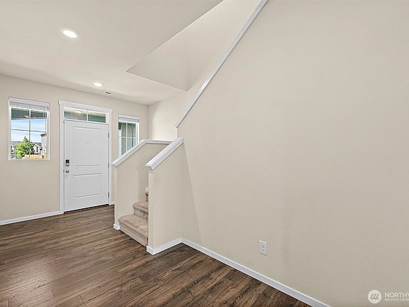 3rd image of 10537 185 Street Ct E