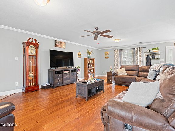 4th image of 7113 Highland Creek Ln