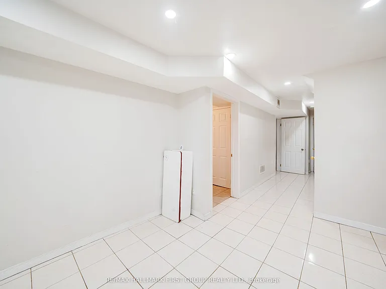 5 Claresholme Dr — Photo 9