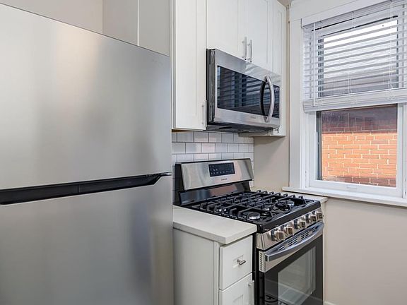 3rd image of 2151 Maury Ave