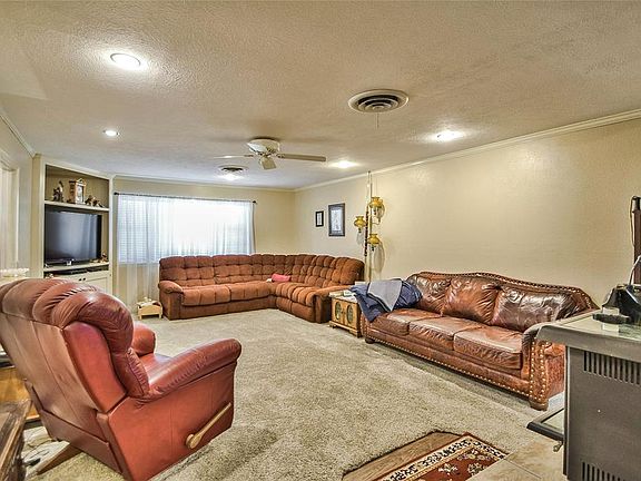 4th image of 941 N Harbin Dr
