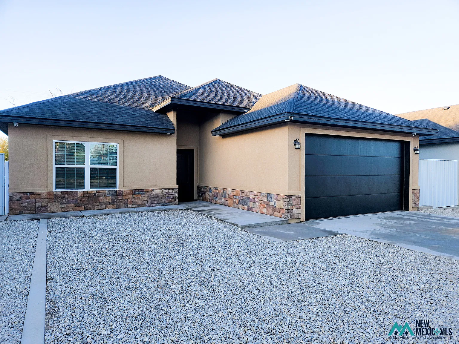 3 bed, 1560 sqft, $4,920 — Photo 1