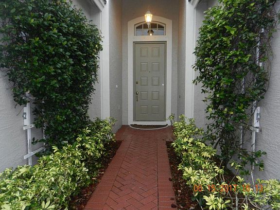 2nd image of 375 SW Lake Forest Way