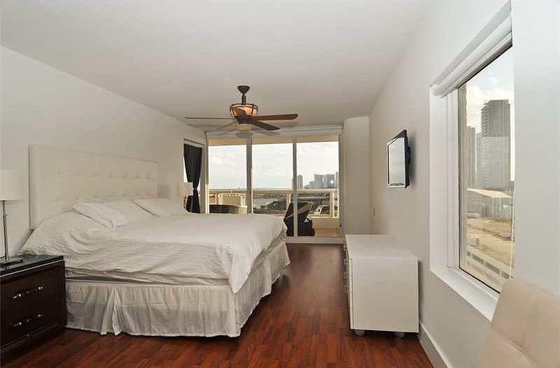 1st image of 1717 N Bayshore Dr APT 1852