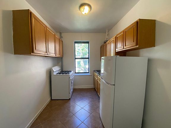 2nd image of 975 Sherman Ave #51S-2