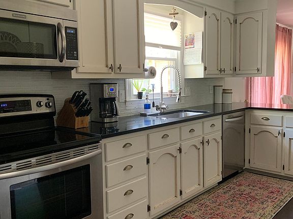 Kitchen layout and appliances