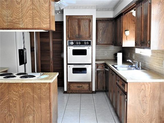 4th image of 610 Kimswick Ct