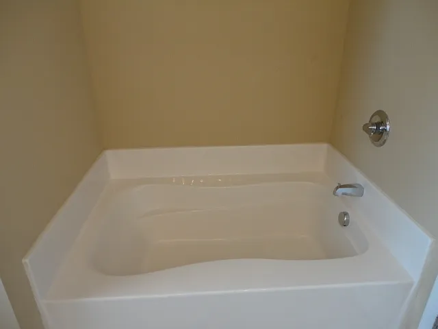 210 Goldfinch Ct — Photo 11