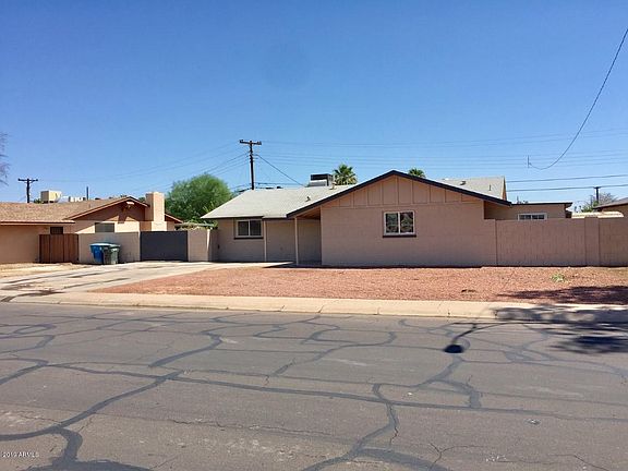 3rd image of 4815 W Earll Dr