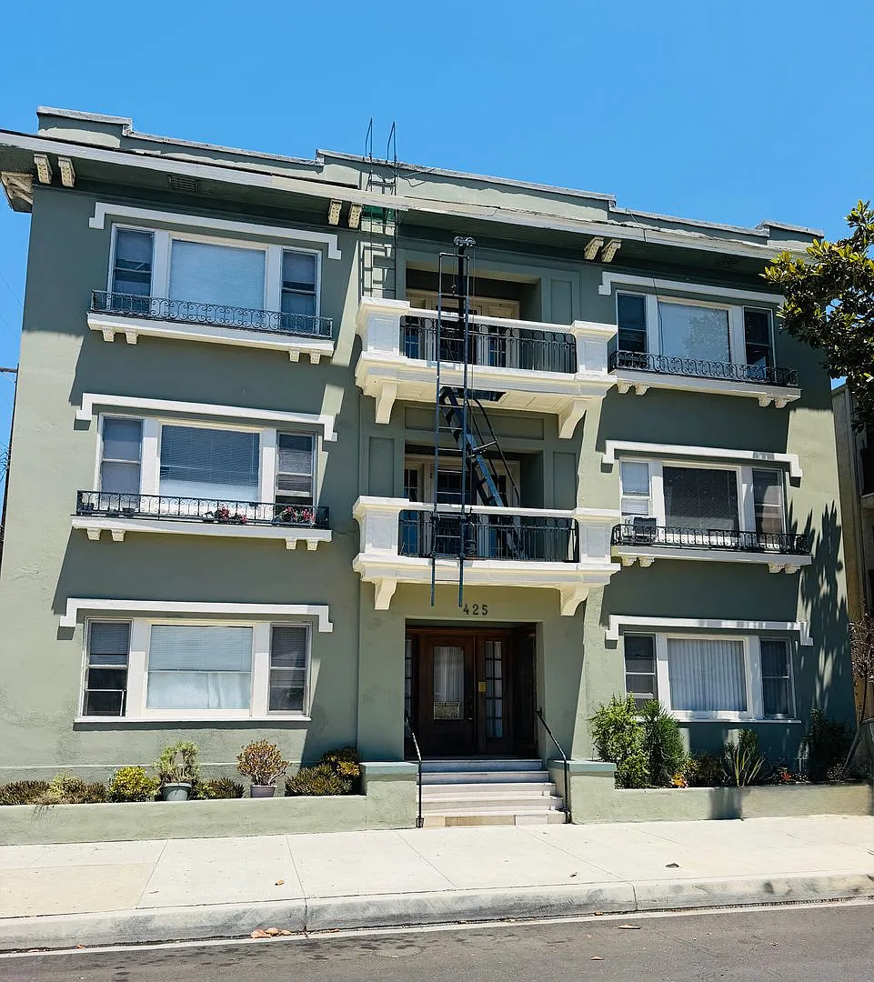 1 bed, 1.0 bath, 750 sqft, $2,195 — Photo 1