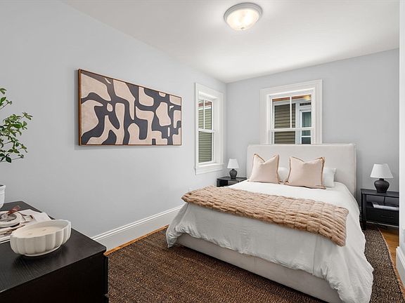 4th image of 84 Linden St