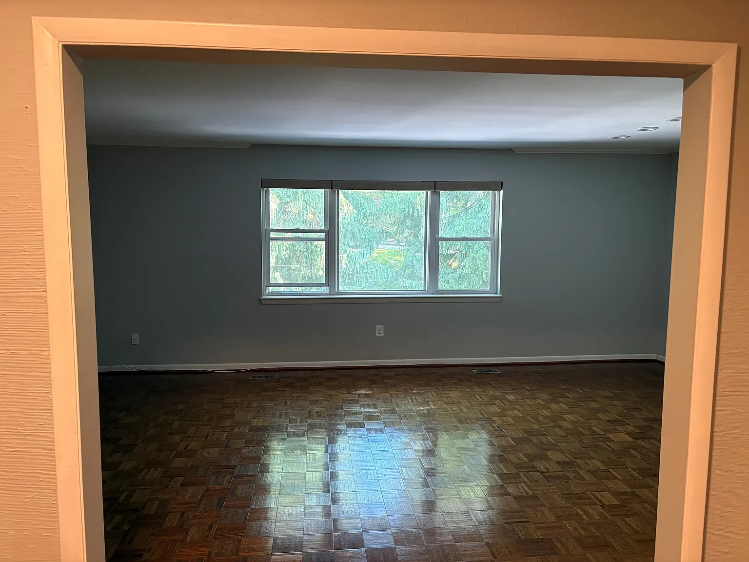 3 bed, 1924 sqft, $2,300 — Photo 4
