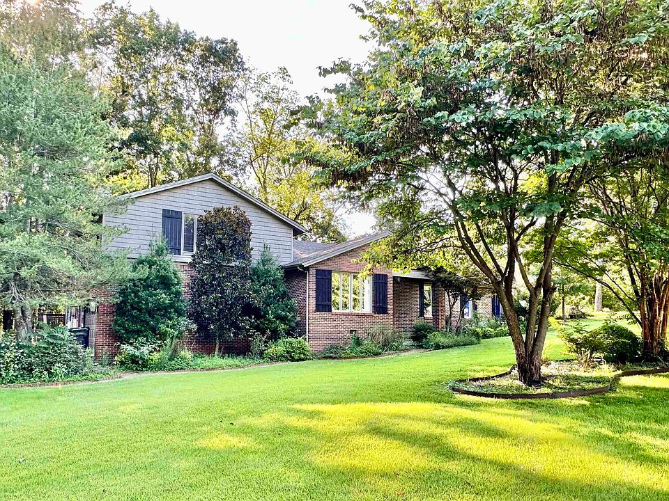 1st image of 461 King Richard Dr