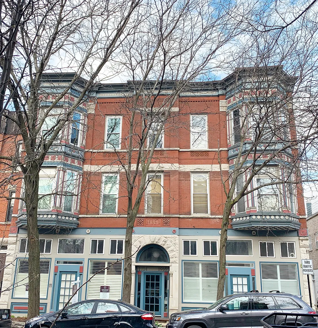 1914 N Sheffield Ave APT 3F photo 1