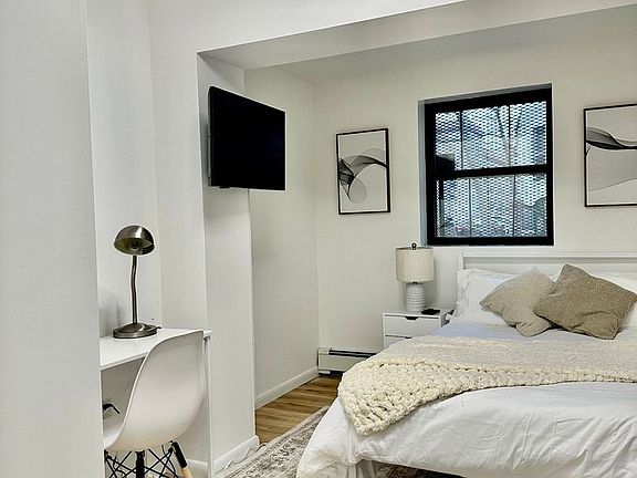 5th image of 2468 Cambreleng Ave #1