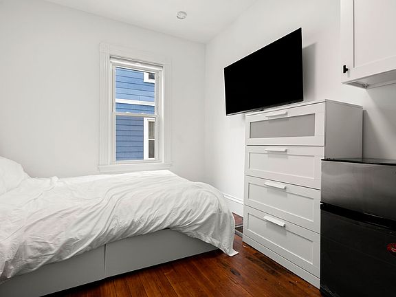 2nd image of 21 Sudan St #1