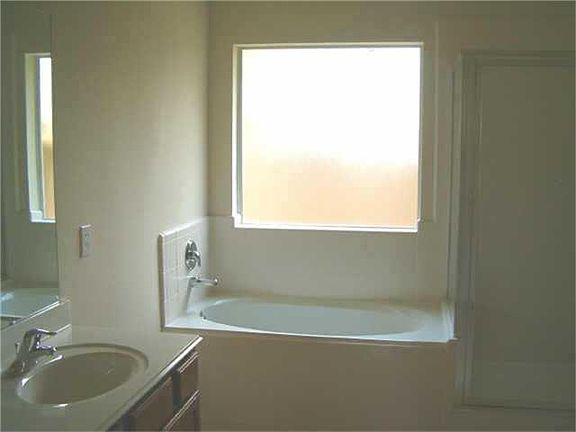 4th image of 8315 Cove Timbers Ln