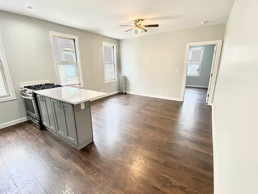 Rented by Papp Realty | media 4