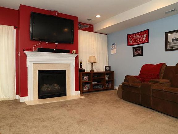3rd image of 49 Lukens Mill Dr