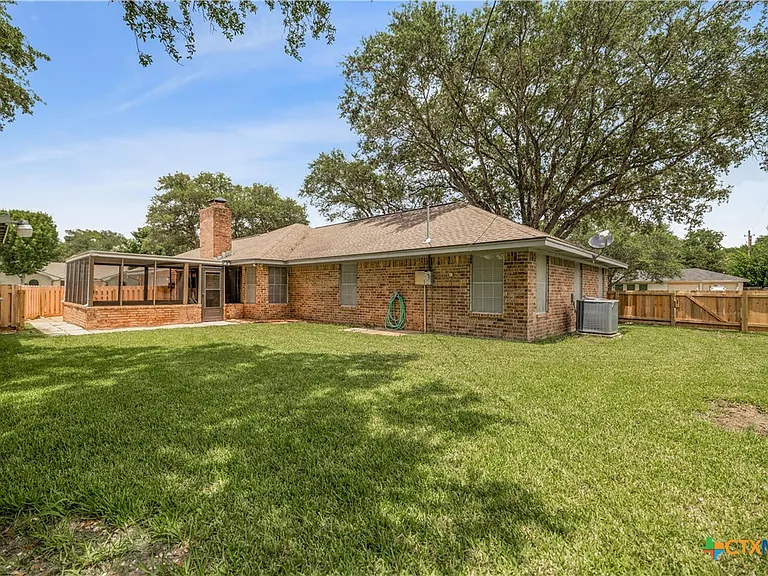 608 Rosewood Dr — Photo 47
