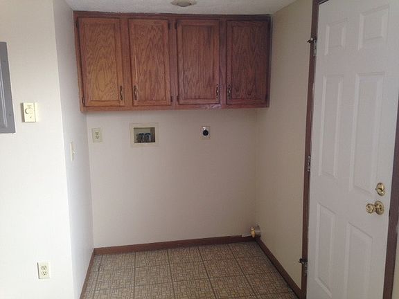 5th image of 695 Banyon Tree Way APT A
