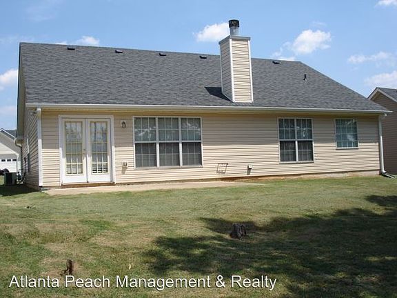2nd image of 2501 Hillvale Cir