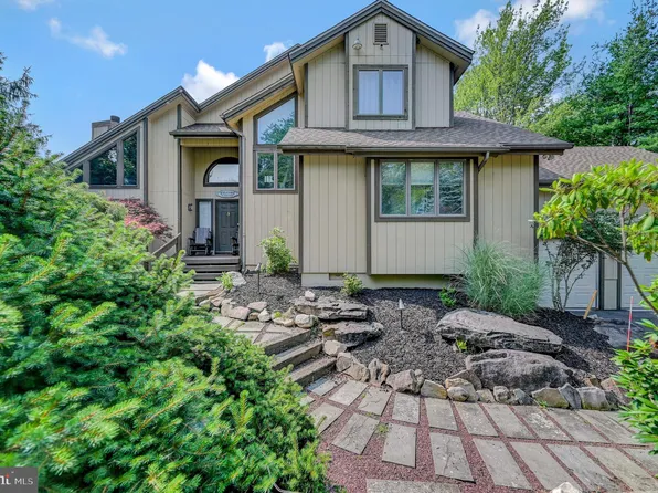 511 Minsi Trl W, Long Pond, PA 18334