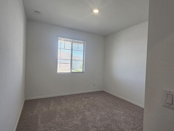 4th image of 37697 N COWBOY Lane
