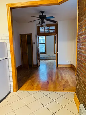 Rented by Myerowtz/Satz Realty Corp | media 19