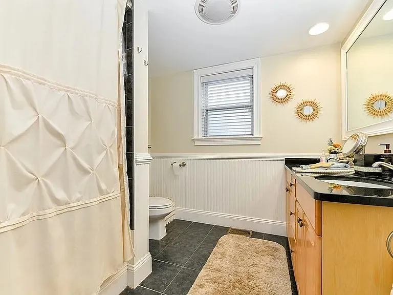 732 E 6th St #1 — Photo 7