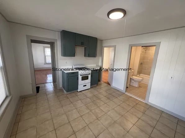 111 Johnson St, Pawtucket, RI 02860