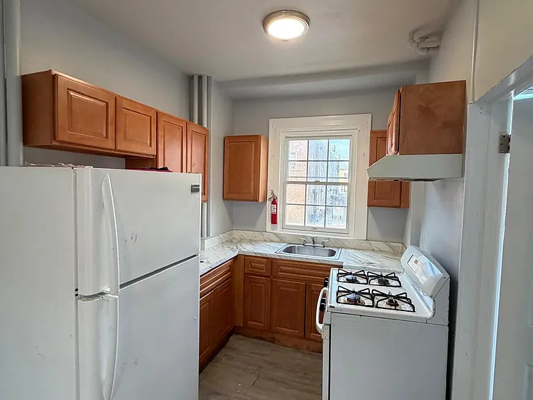 325 Roseville Ave #A — Photo 8