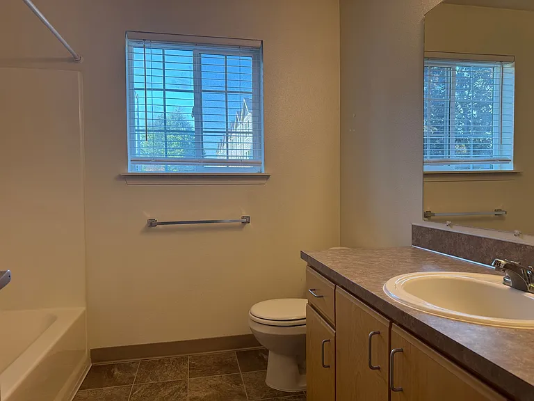 Quiet 2-Bed 2-Bath Apartments Close to WOU with Beautiful Landscaping In-Unit Washer/Dryer — Photo 9