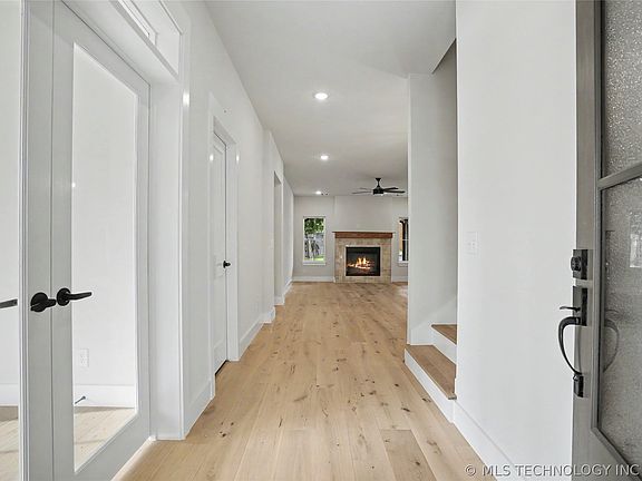 2nd image of 3107 Harbour Town Pl