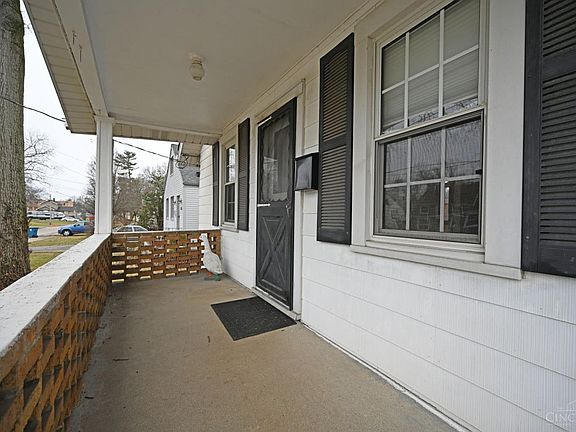 3rd image of 4220 Woodlawn Ave
