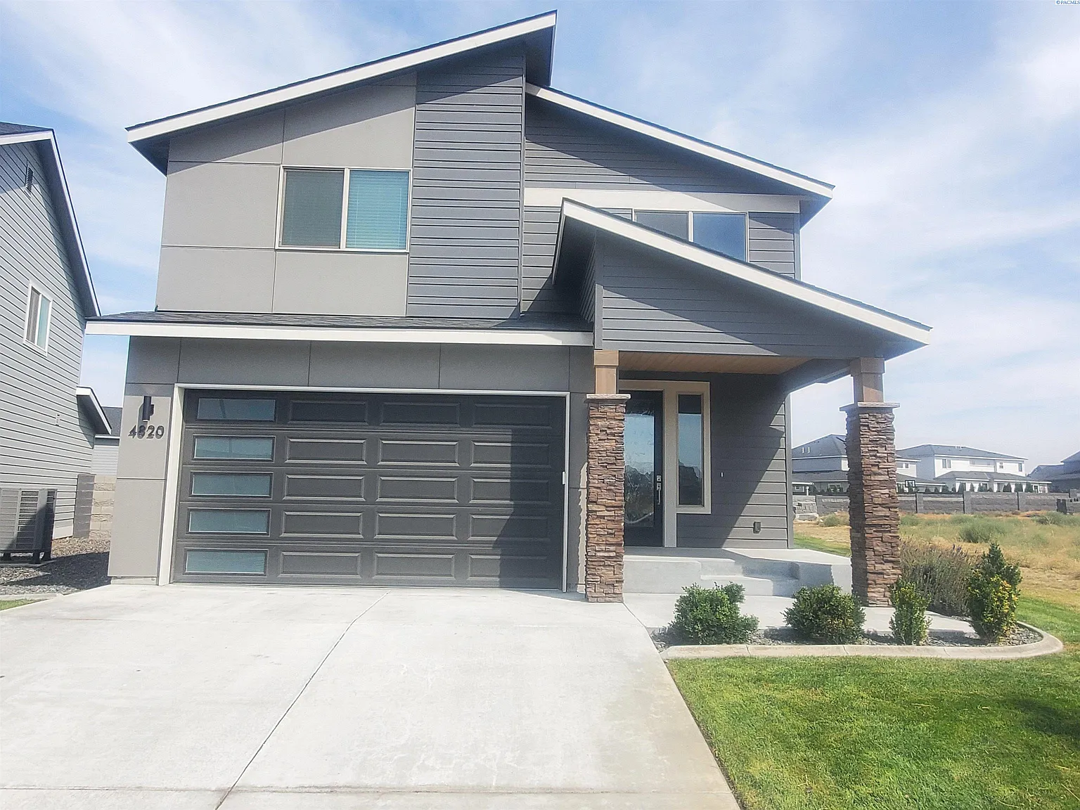 4 bed, 2.5 bath, 2430 sqft, $3,395 — Photo 1