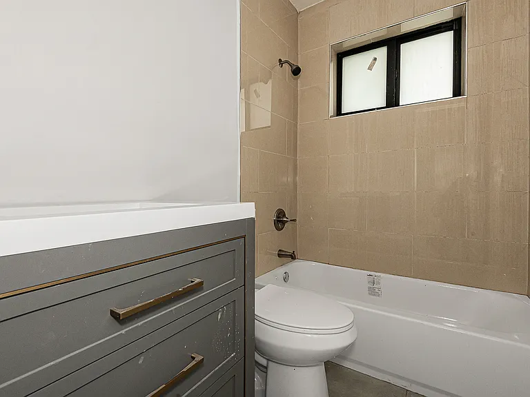 11309 NW 87th St — Photo 12